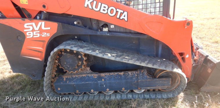 image for item GC9648 2018 Kubota SVL95-2S skid steer