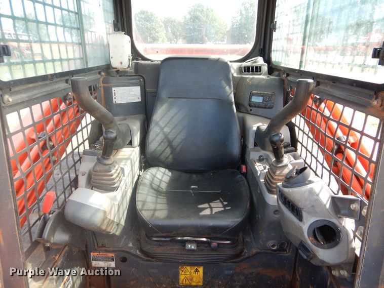 image for item GC9649 2017 Kubota SVL75-2 skid steer