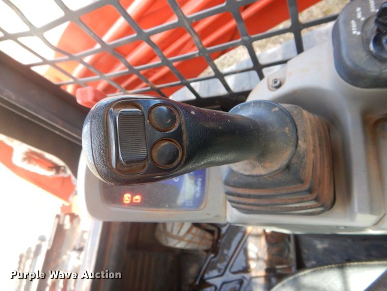 image for item GC9649 2017 Kubota SVL75-2 skid steer