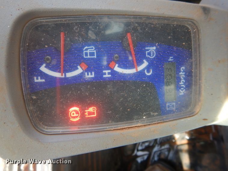 image for item GC9649 2017 Kubota SVL75-2 skid steer