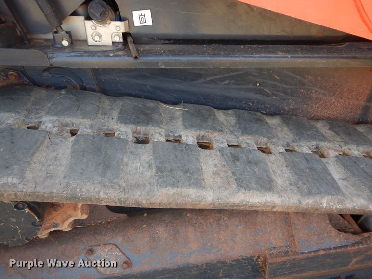 image for item GC9649 2017 Kubota SVL75-2 skid steer