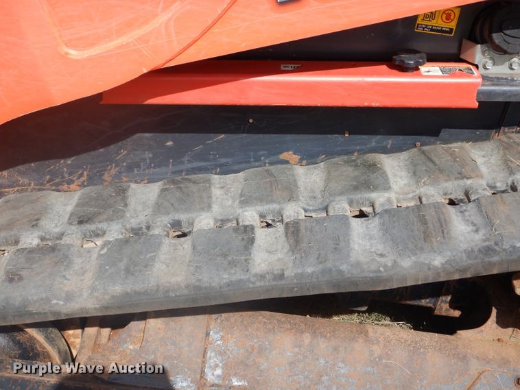 image for item GC9649 2017 Kubota SVL75-2 skid steer