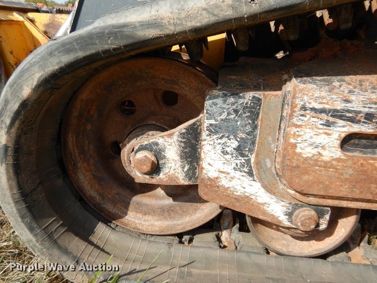 image for item GC9653 2012 John Deere 329D skid steer