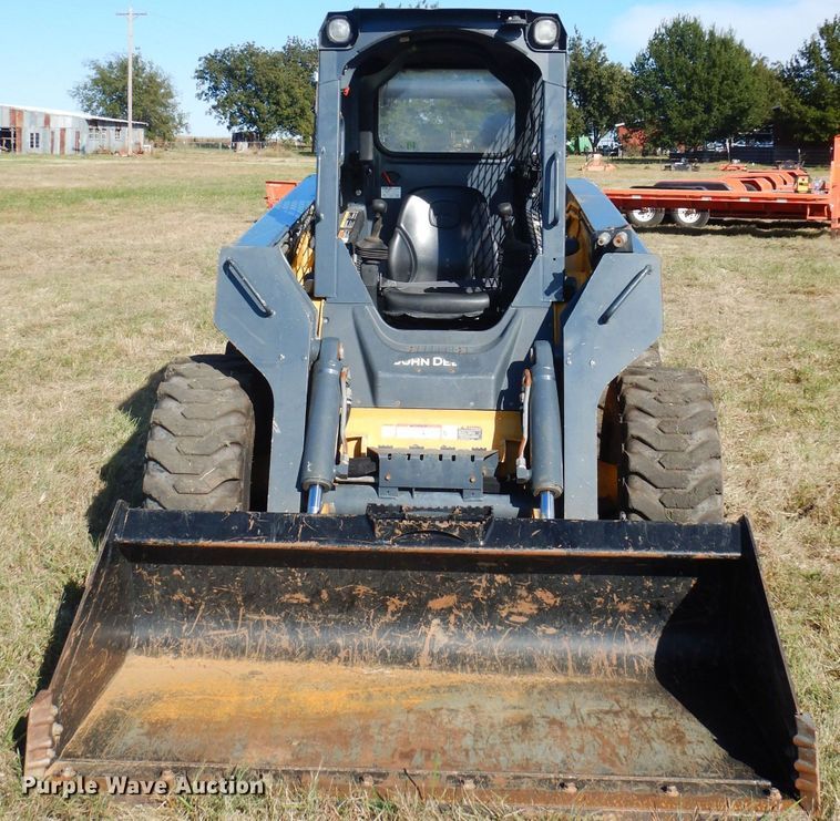 image for item GC9654 2012 John Deere 332D skid steer
