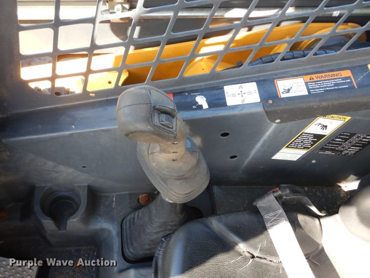 image for item GC9654 2012 John Deere 332D skid steer