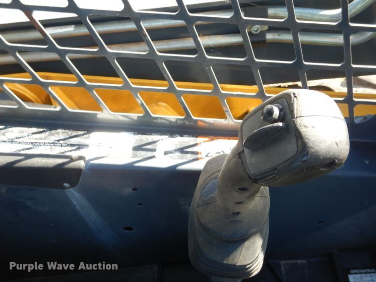 image for item GC9654 2012 John Deere 332D skid steer