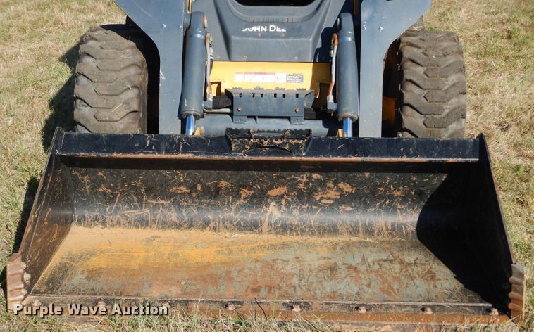 image for item GC9654 2012 John Deere 332D skid steer