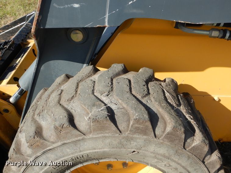 image for item GC9654 2012 John Deere 332D skid steer