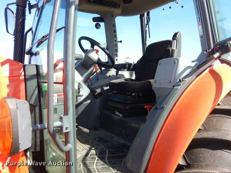 image for item GC9655 2017 Kubota M5-111D MFWD tractor