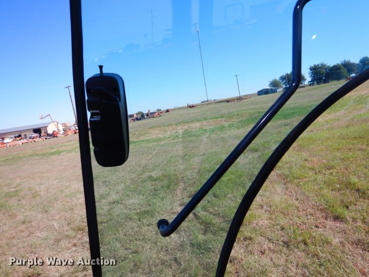 image for item GC9655 2017 Kubota M5-111D MFWD tractor