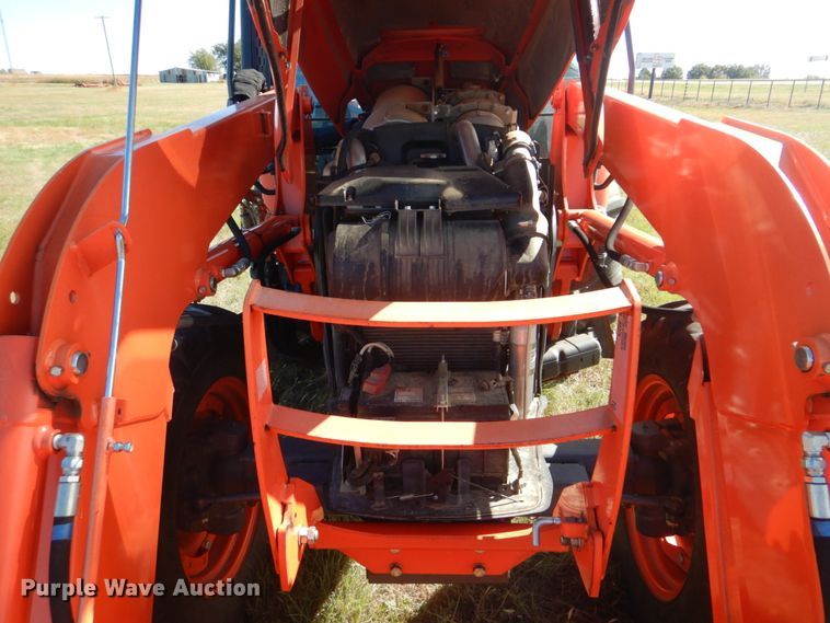 image for item GC9655 2017 Kubota M5-111D MFWD tractor