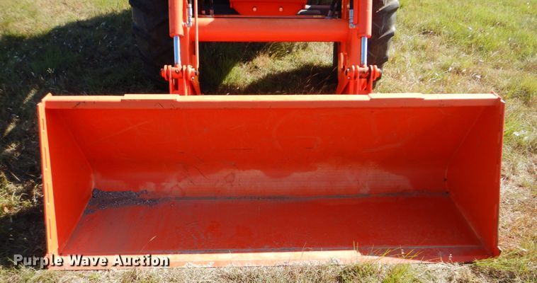 image for item GC9655 2017 Kubota M5-111D MFWD tractor