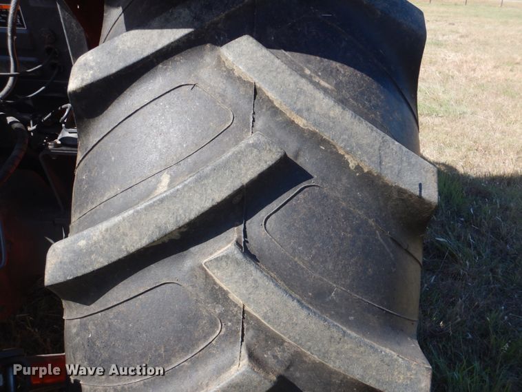 image for item GC9655 2017 Kubota M5-111D MFWD tractor