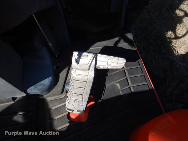 image for item GC9658 2016 Kubota L3560D MFWD tractor