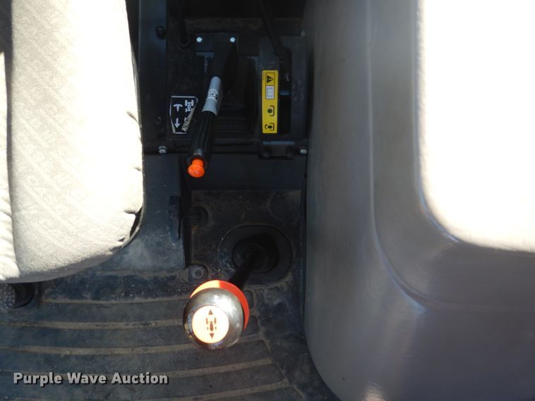 image for item GC9659 2009 Case IH Farmall 80 tractor