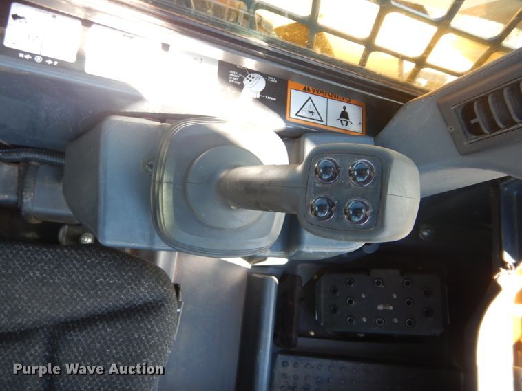 image for item GC9664 2015 John Deere 329E skid steer