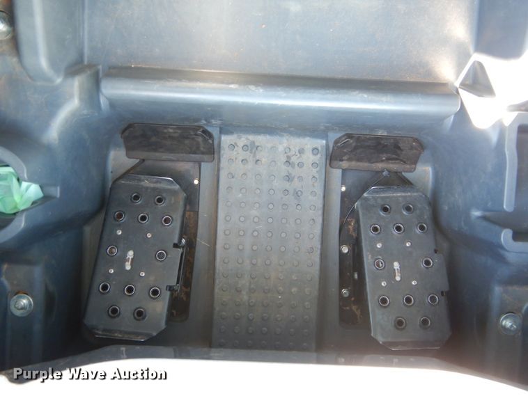 image for item GC9664 2015 John Deere 329E skid steer