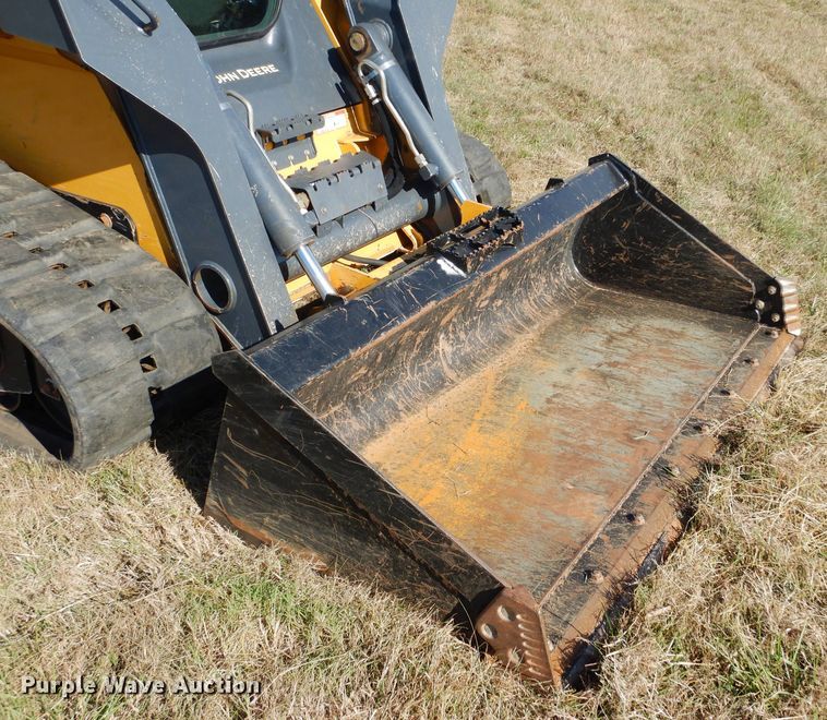 image for item GC9664 2015 John Deere 329E skid steer
