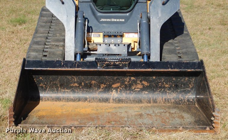 image for item GC9664 2015 John Deere 329E skid steer