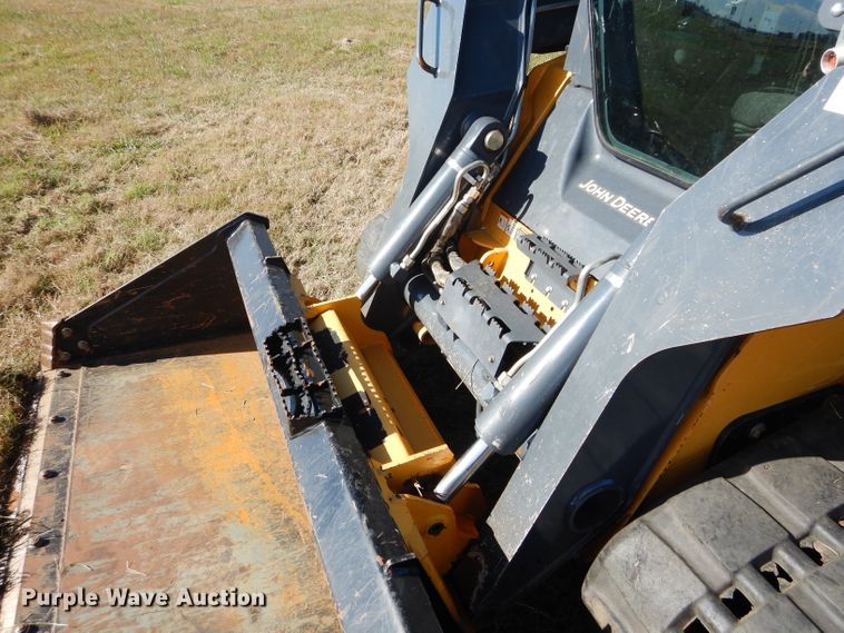 image for item GC9664 2015 John Deere 329E skid steer