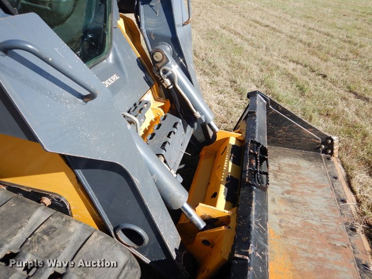 image for item GC9664 2015 John Deere 329E skid steer