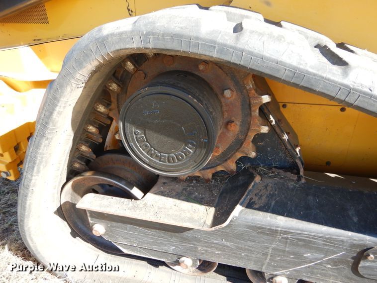 image for item GC9664 2015 John Deere 329E skid steer