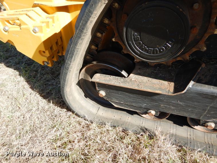 image for item GC9664 2015 John Deere 329E skid steer