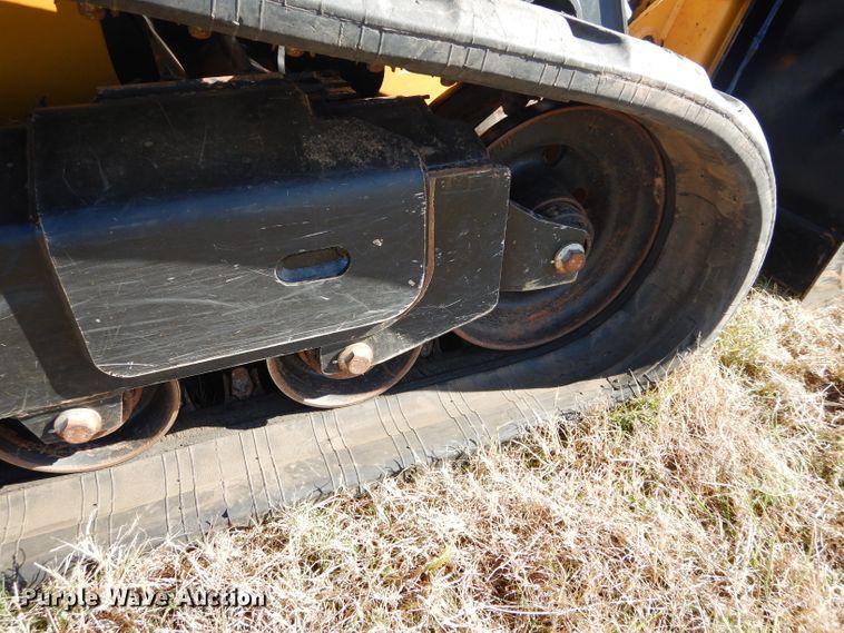 image for item GC9664 2015 John Deere 329E skid steer