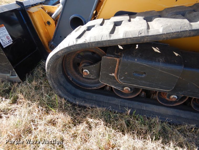 image for item GC9664 2015 John Deere 329E skid steer