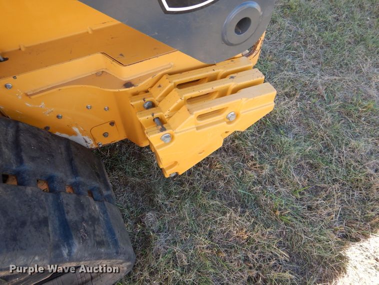 image for item GC9664 2015 John Deere 329E skid steer