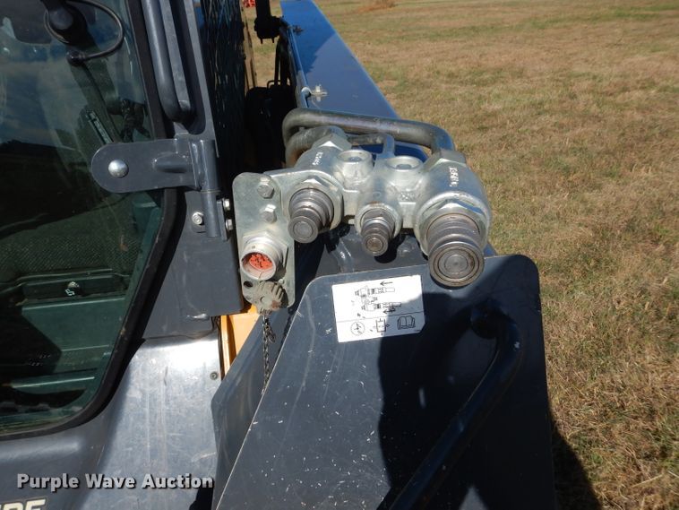 image for item GC9664 2015 John Deere 329E skid steer