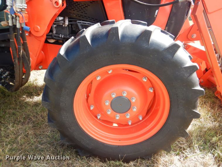 image for item GC9665 Kubota M5-111D MFWD tractor