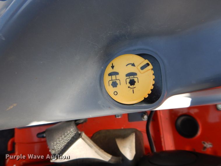 image for item GC9666 2017 Kubota L4760D MFWD tractor