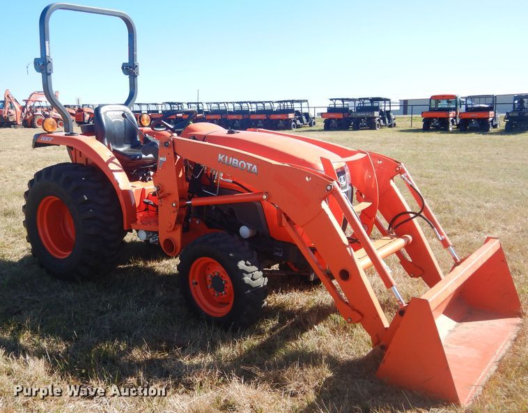 image for item GC9667 2017 Kubota L3301D MFWD tractor