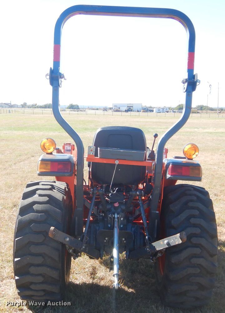 image for item GC9667 2017 Kubota L3301D MFWD tractor