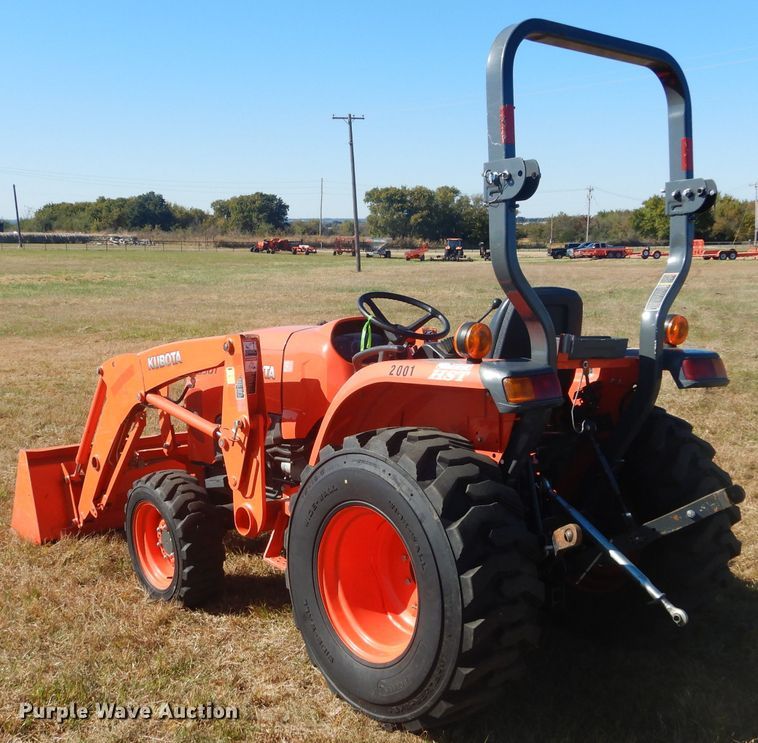 image for item GC9667 2017 Kubota L3301D MFWD tractor