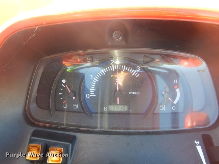 image for item GC9667 2017 Kubota L3301D MFWD tractor