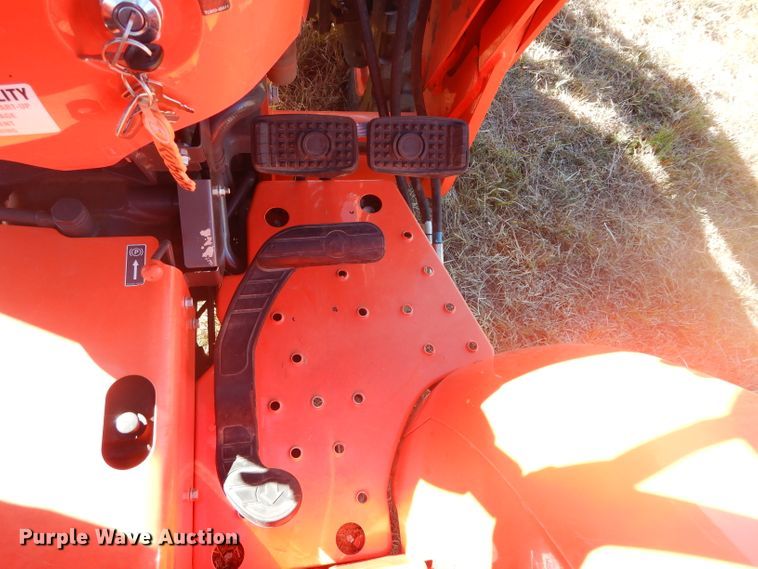 image for item GC9667 2017 Kubota L3301D MFWD tractor