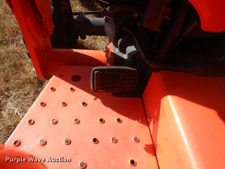 image for item GC9667 2017 Kubota L3301D MFWD tractor