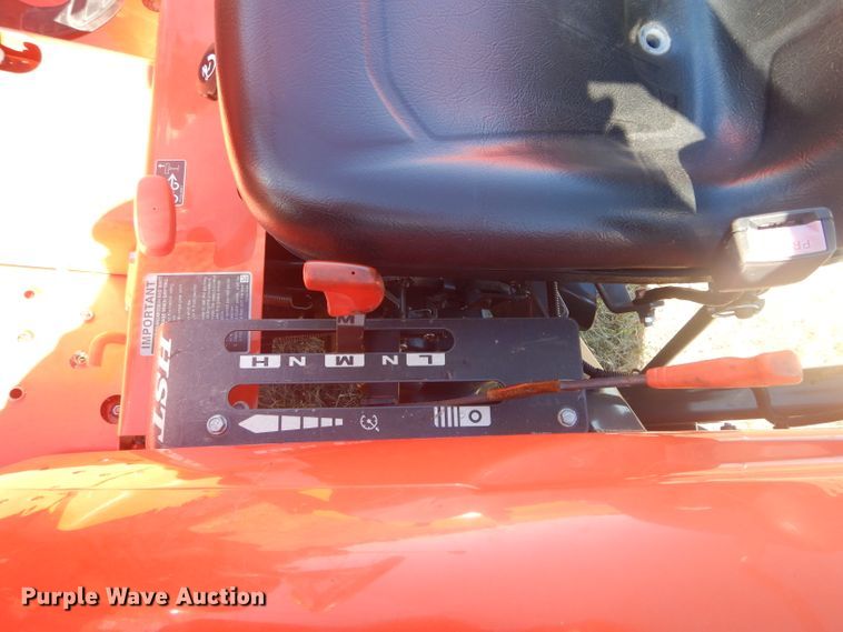 image for item GC9667 2017 Kubota L3301D MFWD tractor