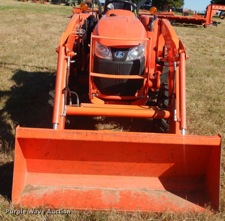 image for item GC9667 2017 Kubota L3301D MFWD tractor