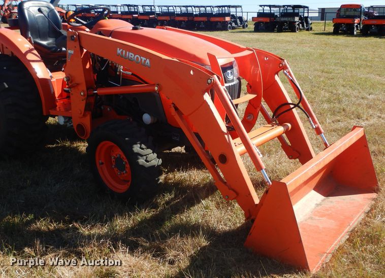 image for item GC9667 2017 Kubota L3301D MFWD tractor