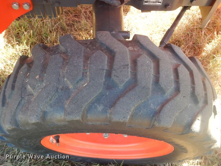 image for item GC9667 2017 Kubota L3301D MFWD tractor