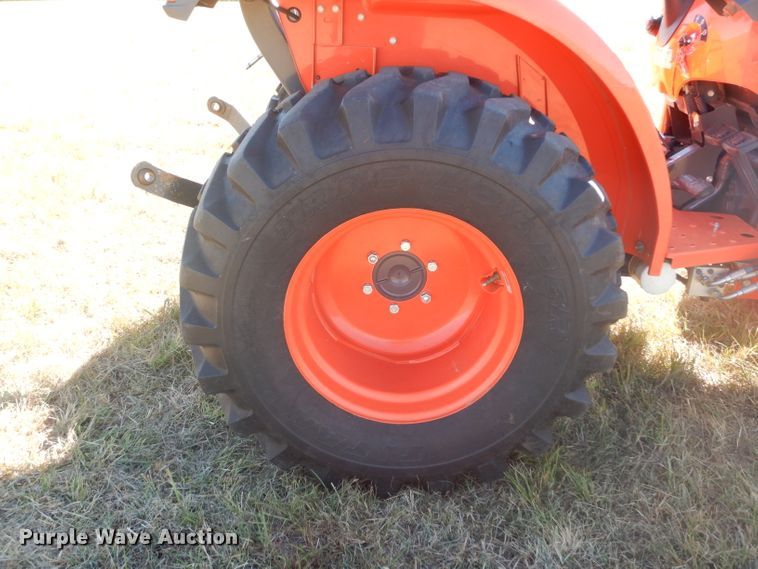 image for item GC9667 2017 Kubota L3301D MFWD tractor