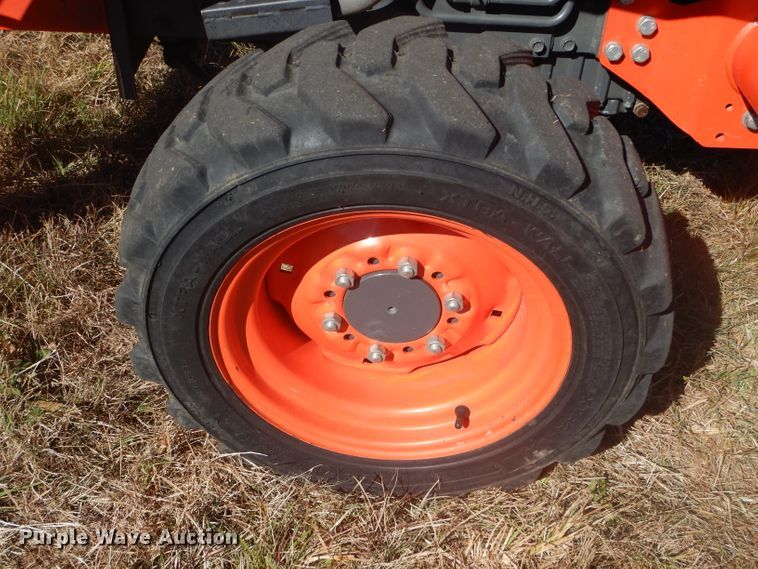 image for item GC9667 2017 Kubota L3301D MFWD tractor