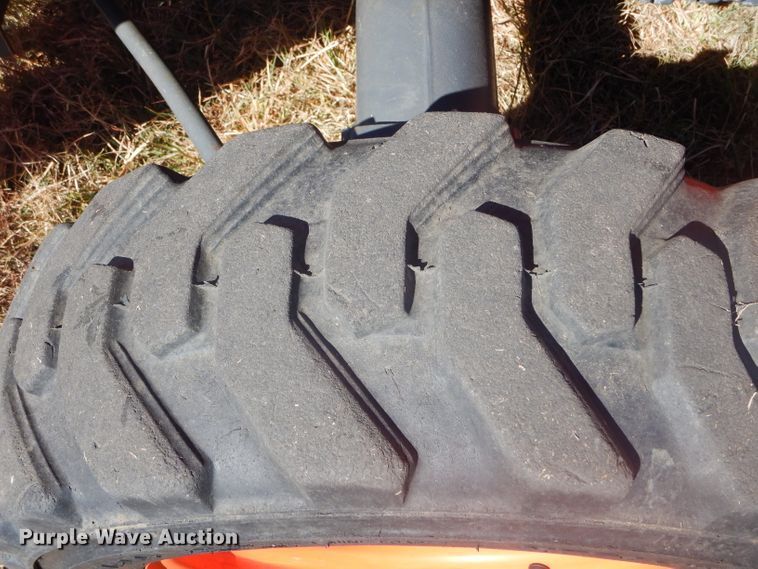 image for item GC9667 2017 Kubota L3301D MFWD tractor