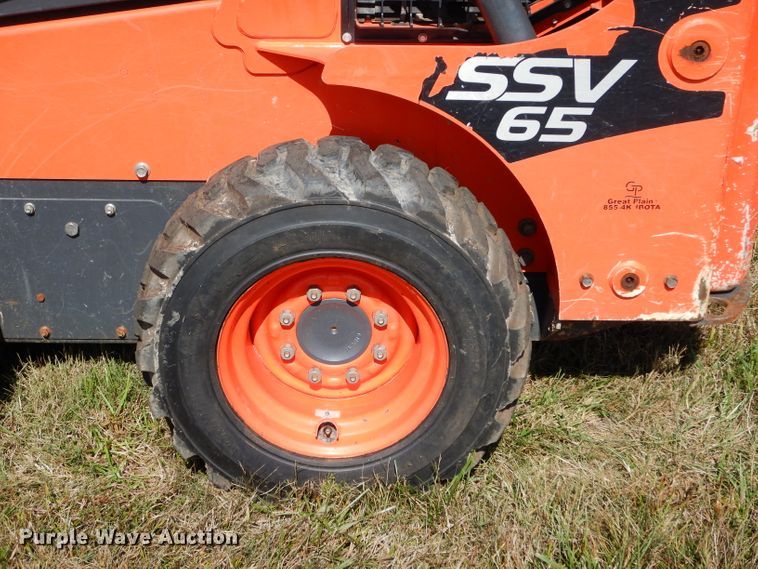 image for item GC9668 2016 Kubota SSV65 skid steer