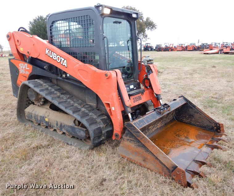 image for item GC9669 2017 Kubota SVL95-2S skid steer