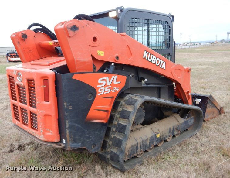 image for item GC9669 2017 Kubota SVL95-2S skid steer