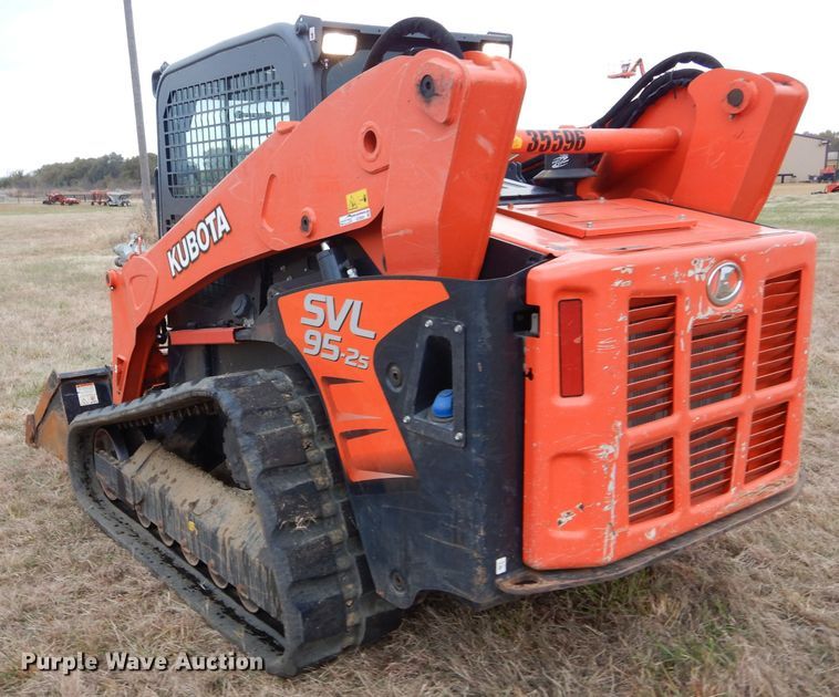 image for item GC9669 2017 Kubota SVL95-2S skid steer